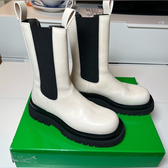 Bottega Veneta Lug Boot in White - Picture 1 of 7